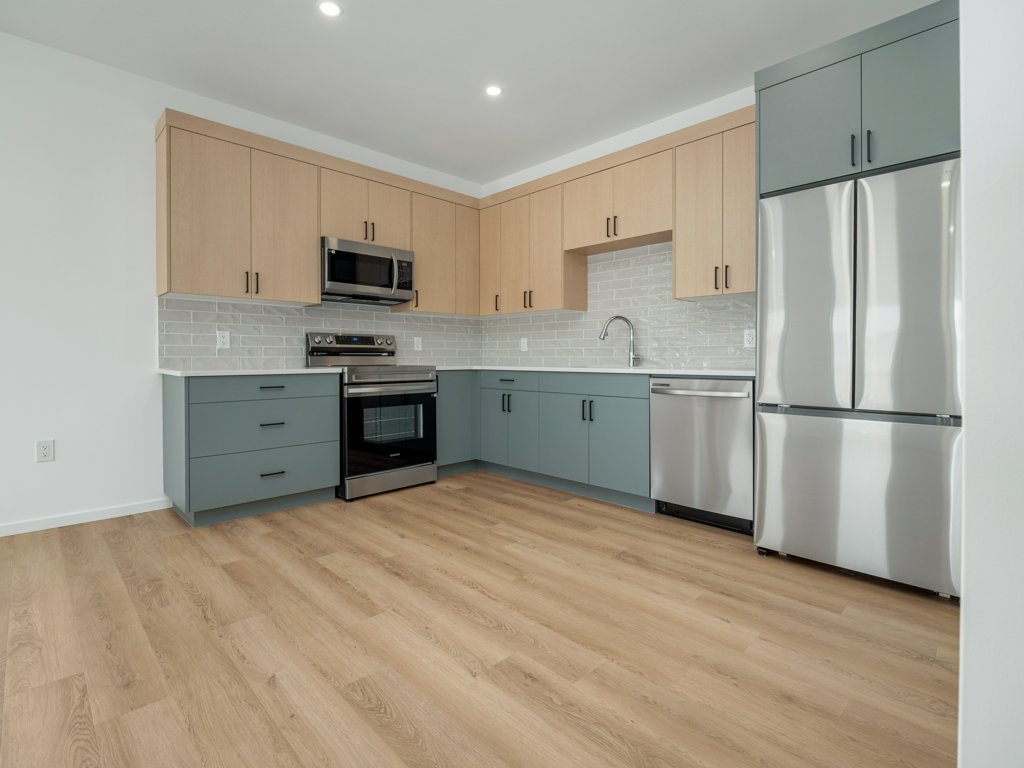 2-4907 7 St